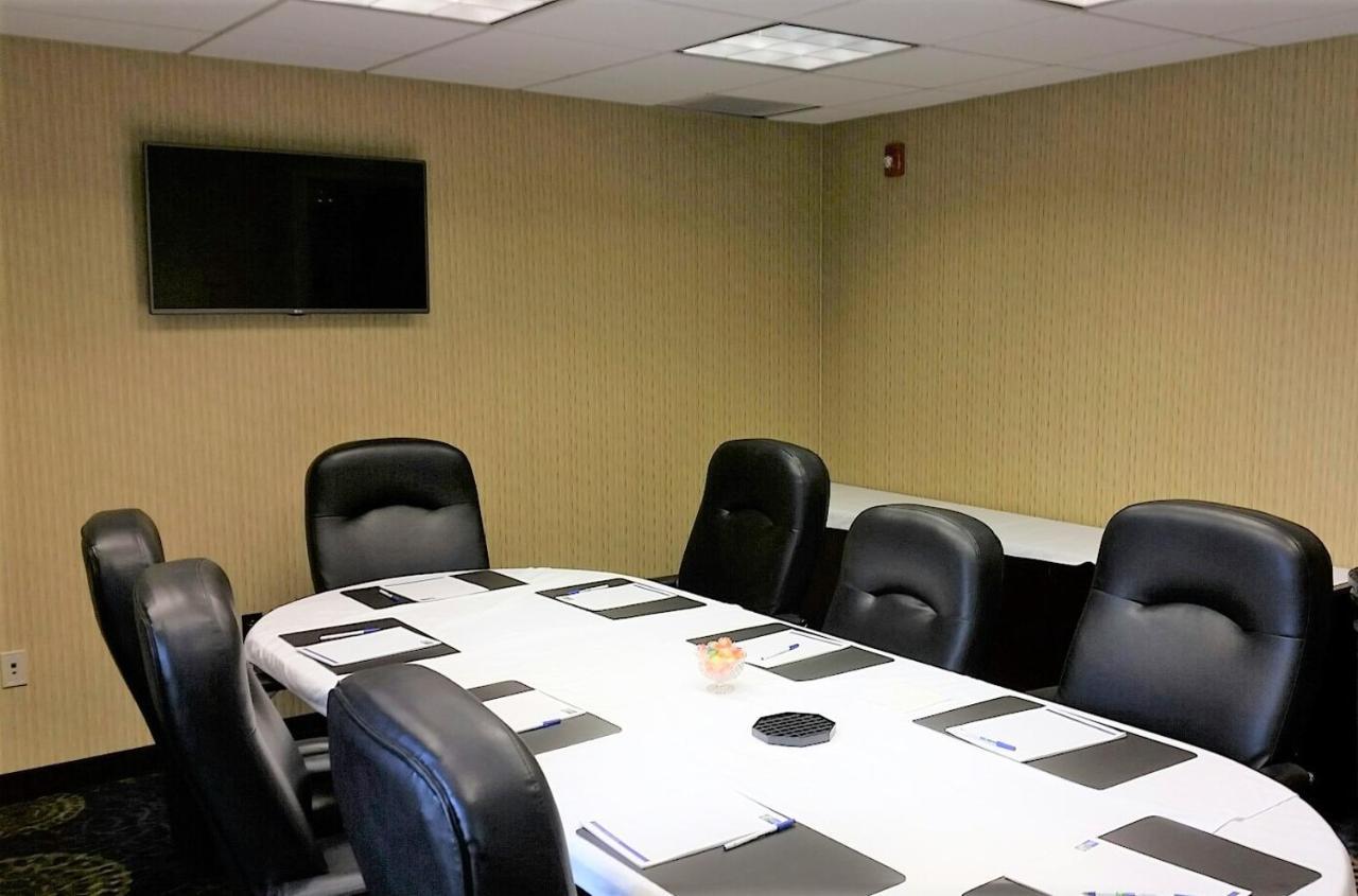 Holiday Inn Express Hotel & Suites Pittsburgh Airport By Ihg Робинсон-Тауншип Экстерьер фото