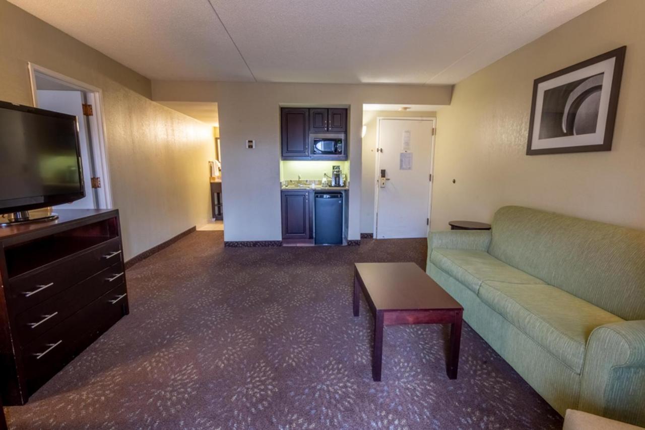 Holiday Inn Express Hotel & Suites Pittsburgh Airport By Ihg Робинсон-Тауншип Экстерьер фото