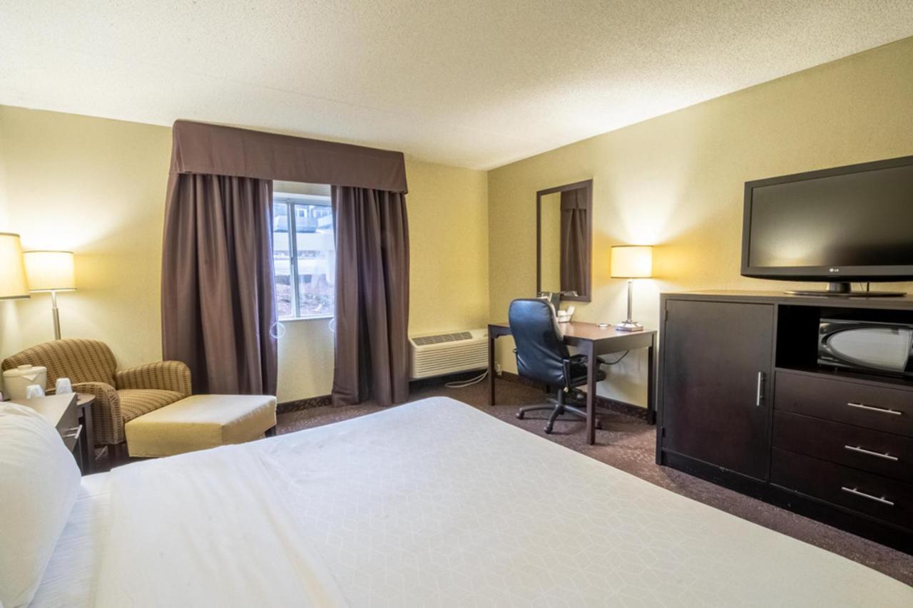 Holiday Inn Express Hotel & Suites Pittsburgh Airport By Ihg Робинсон-Тауншип Экстерьер фото