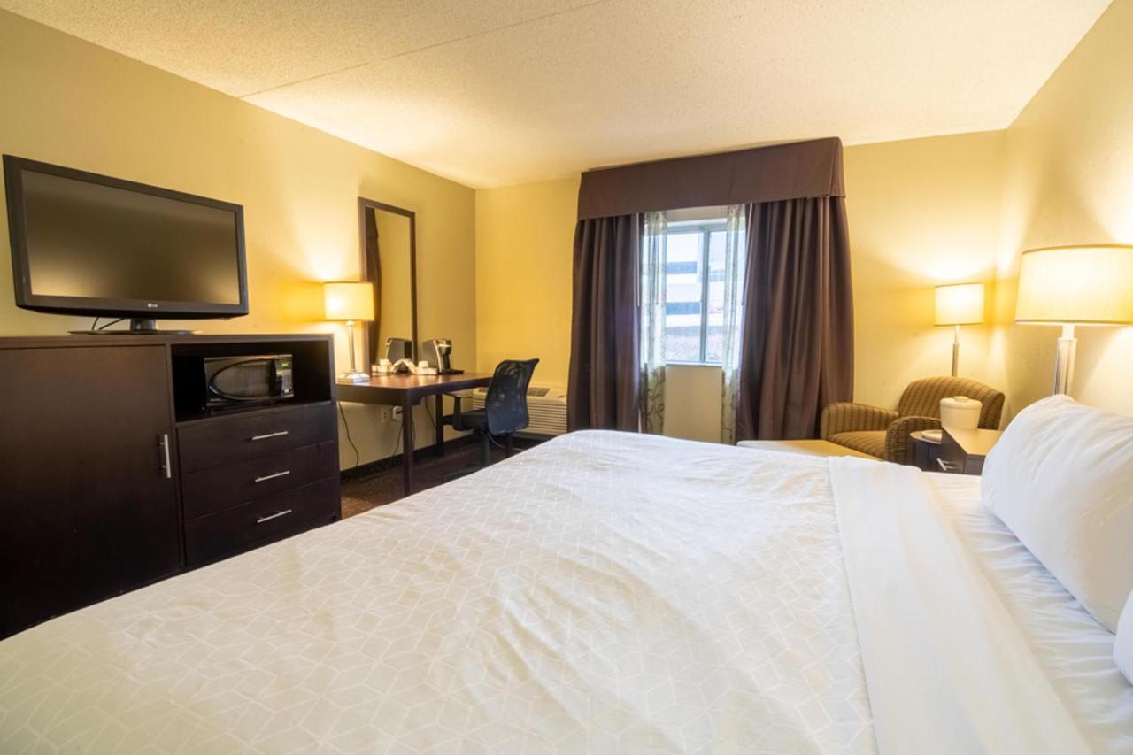 Holiday Inn Express Hotel & Suites Pittsburgh Airport By Ihg Робинсон-Тауншип Экстерьер фото