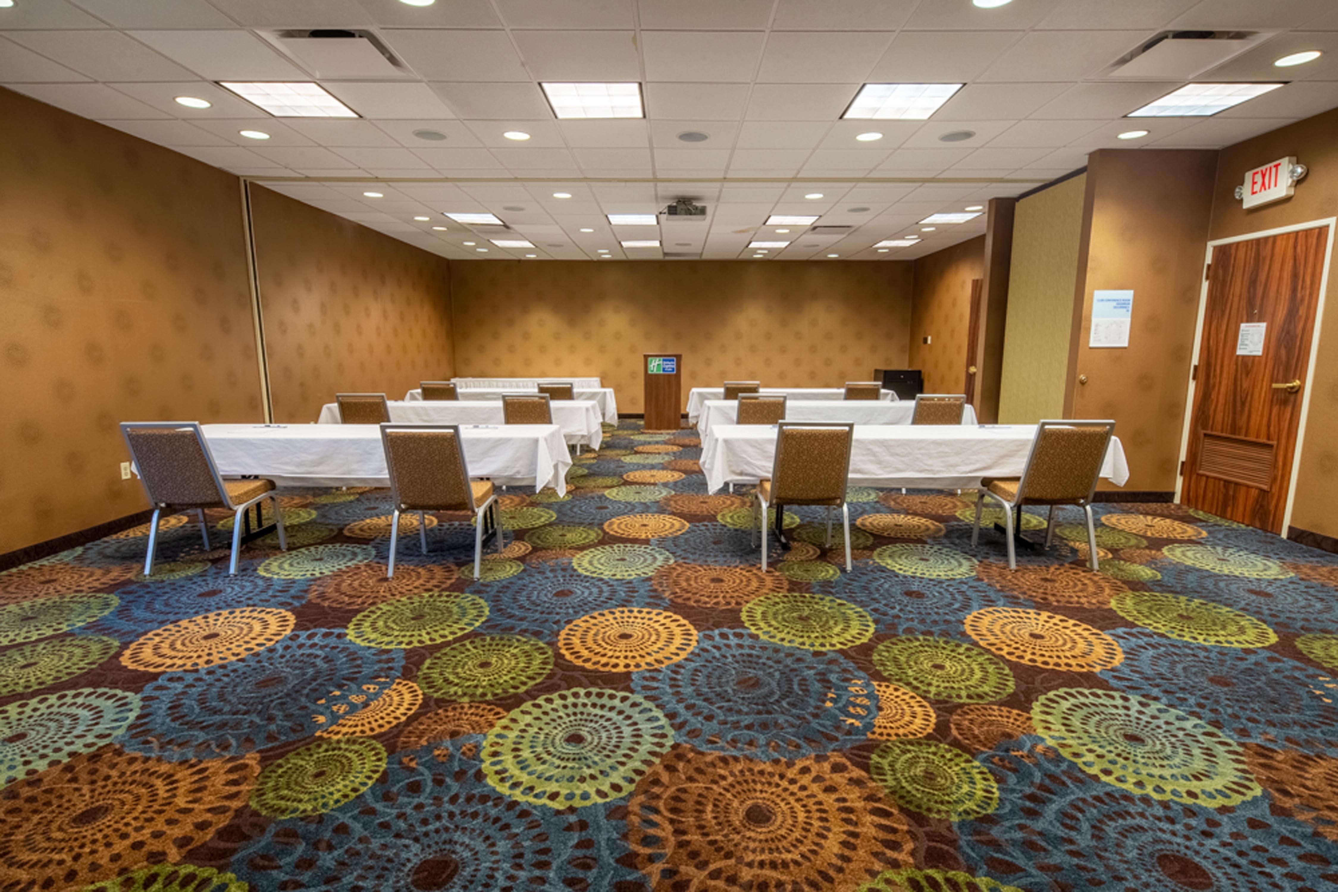 Holiday Inn Express Hotel & Suites Pittsburgh Airport By Ihg Робинсон-Тауншип Экстерьер фото