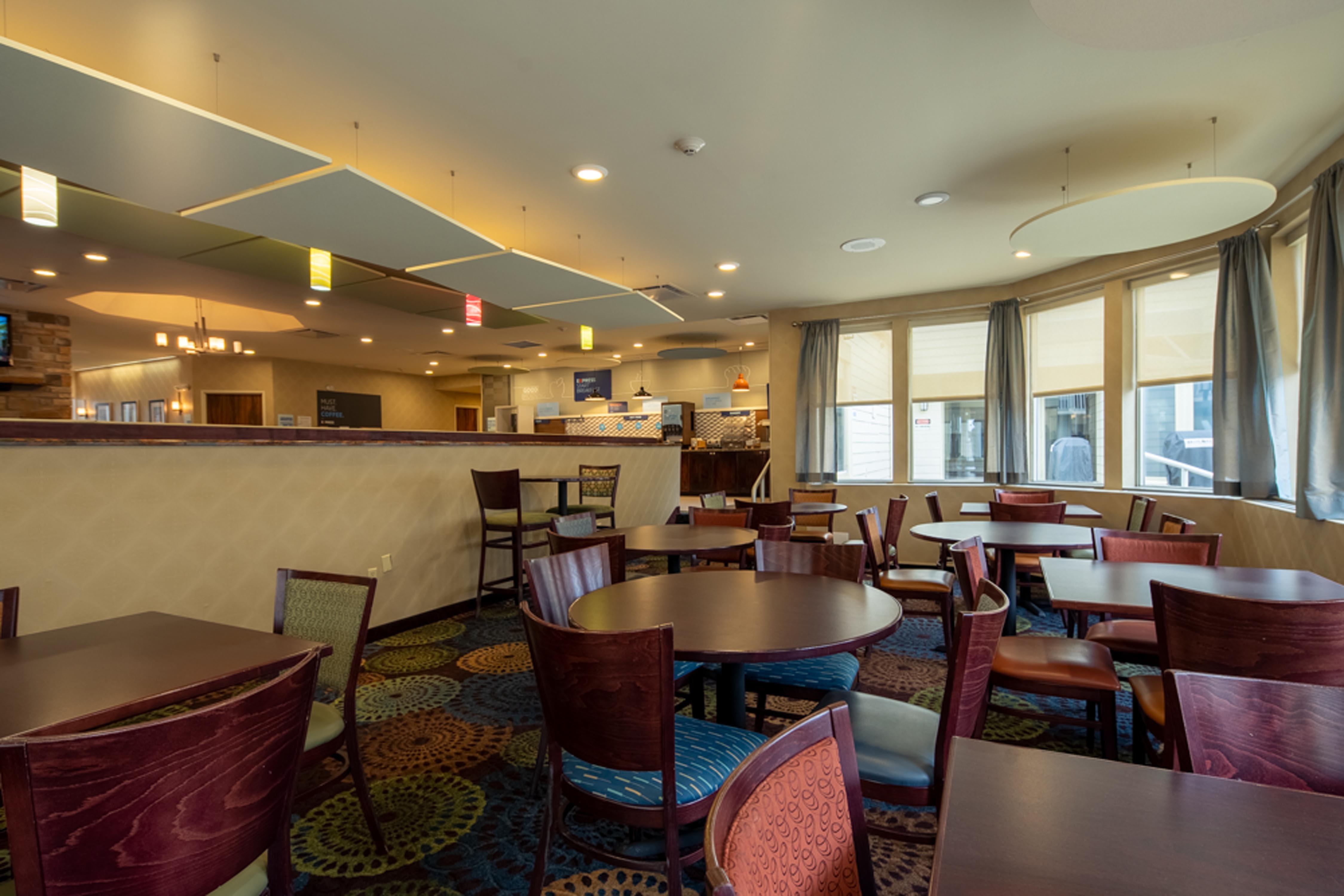 Holiday Inn Express Hotel & Suites Pittsburgh Airport By Ihg Робинсон-Тауншип Экстерьер фото