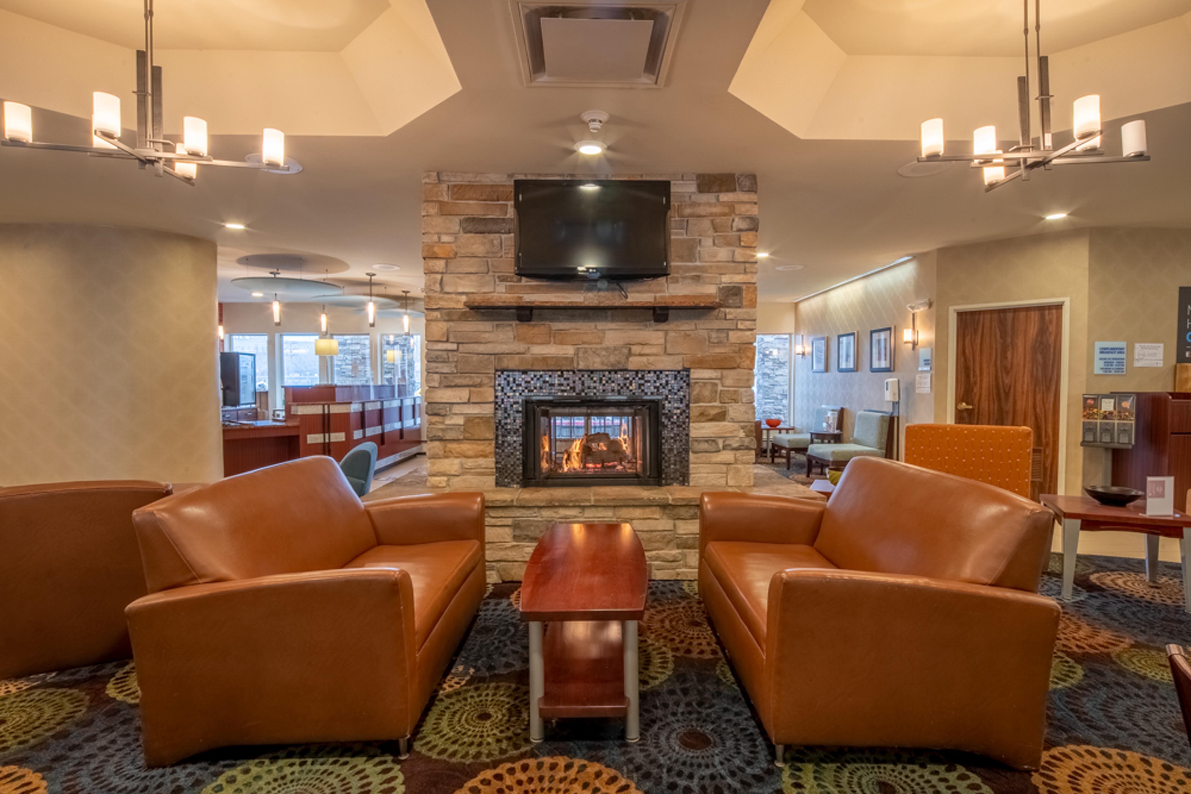 Holiday Inn Express Hotel & Suites Pittsburgh Airport By Ihg Робинсон-Тауншип Экстерьер фото